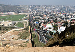 250px-Border_Mexico_USA