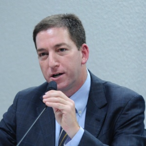 6ago2013---jornalista-do-the-guardian-glenn-greenwald-participa-de-audiencia-publica-conjunta-das-comissoes-de-relacoes-exteriores-da-camara-e-do-senado-para-esclarecimentos-acerca-das-denuncias-1375816709946_300x300