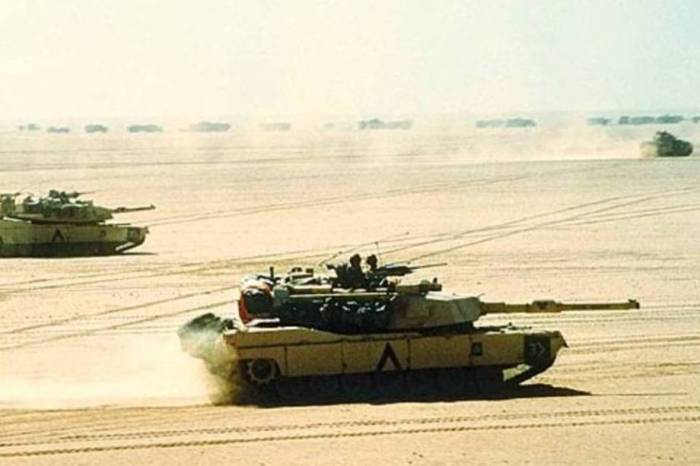 O Abrams pesa quase 70 toneladas e é movido por uma potente turbina a gás, combustivel farto em poder do ISIS.