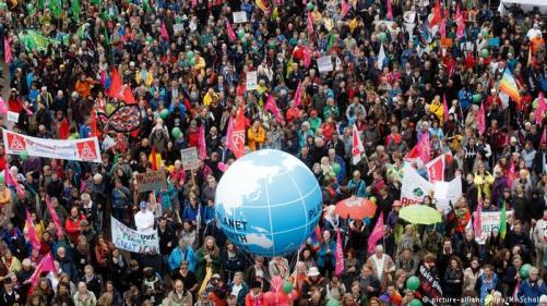 Milhares protestam em Hamburgo nas vésperas do G20