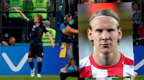 O time nazista da croácia, continua a comprimentar sua torcida supremata na copada russia.png