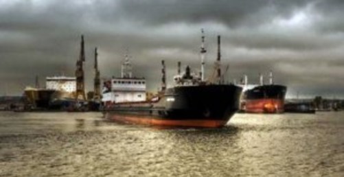 Navios-tanque roubam água de rios da Amazônia