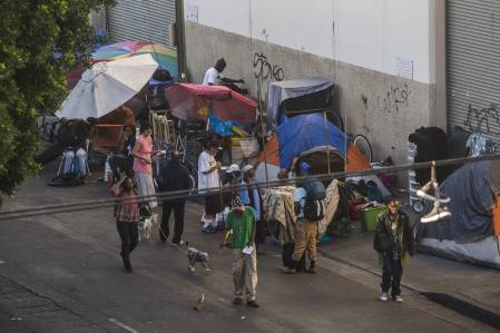 quase-100.000-pessoas-dormem-nas-ruas-em-los-angeles